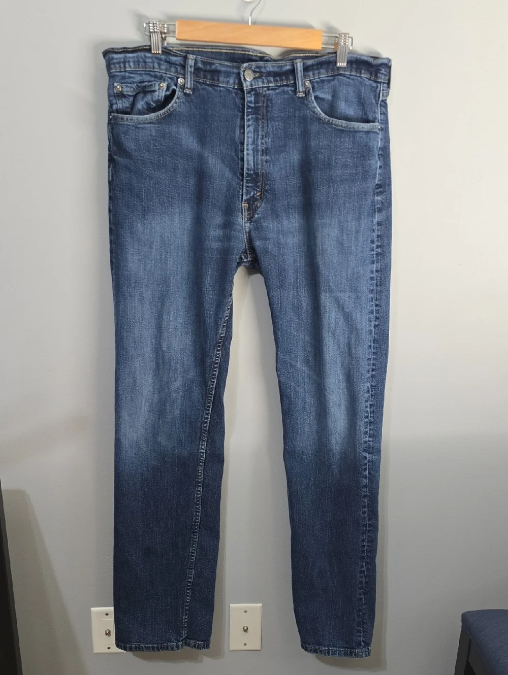 Levi's 505 Jeans Mens‎ Size 38 Blue Classic Denim Worn-in Casual Roomier Thigh